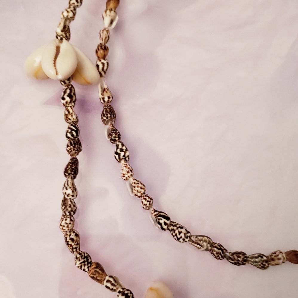 Handmade Long Shell Necklace Unisex - Picture 2 of 3